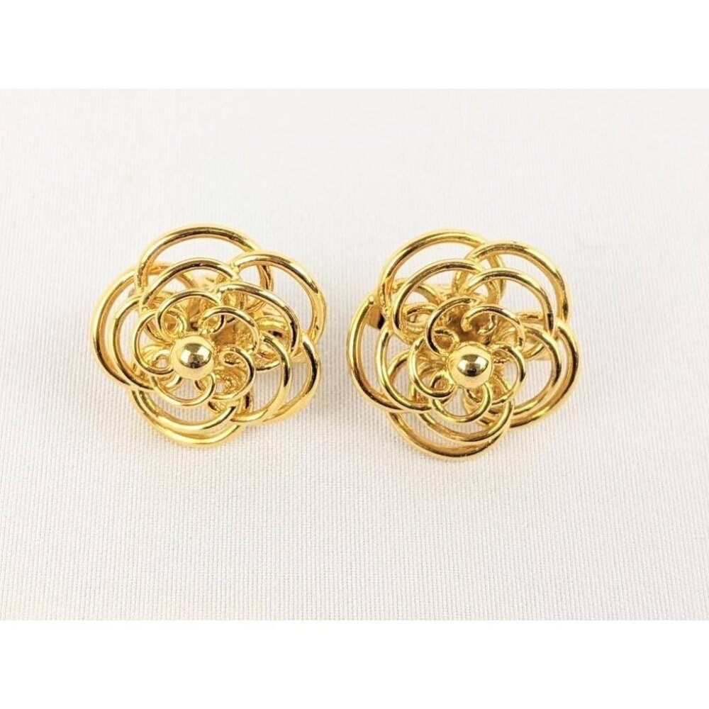 Vintage Trifari Gold Floral Swirl Clip-on Earrings Unpierced Non-Pierced Ear